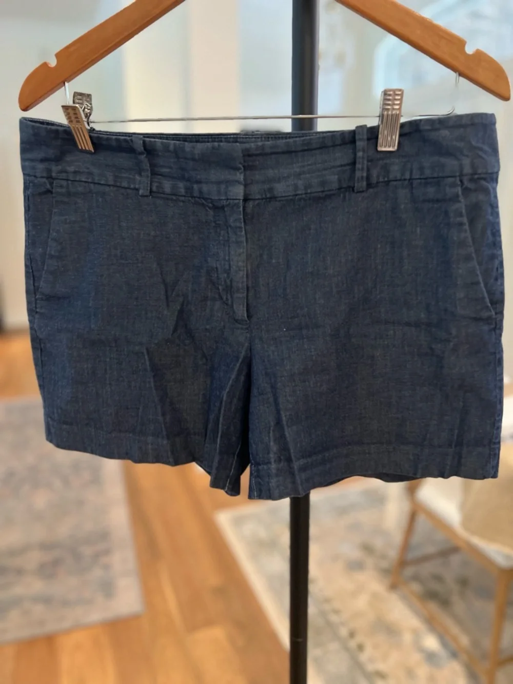 Ann Taylor Chambray Women’s Shorts - Tailored Casual Blue Size 8 - Picture 2 of 5
